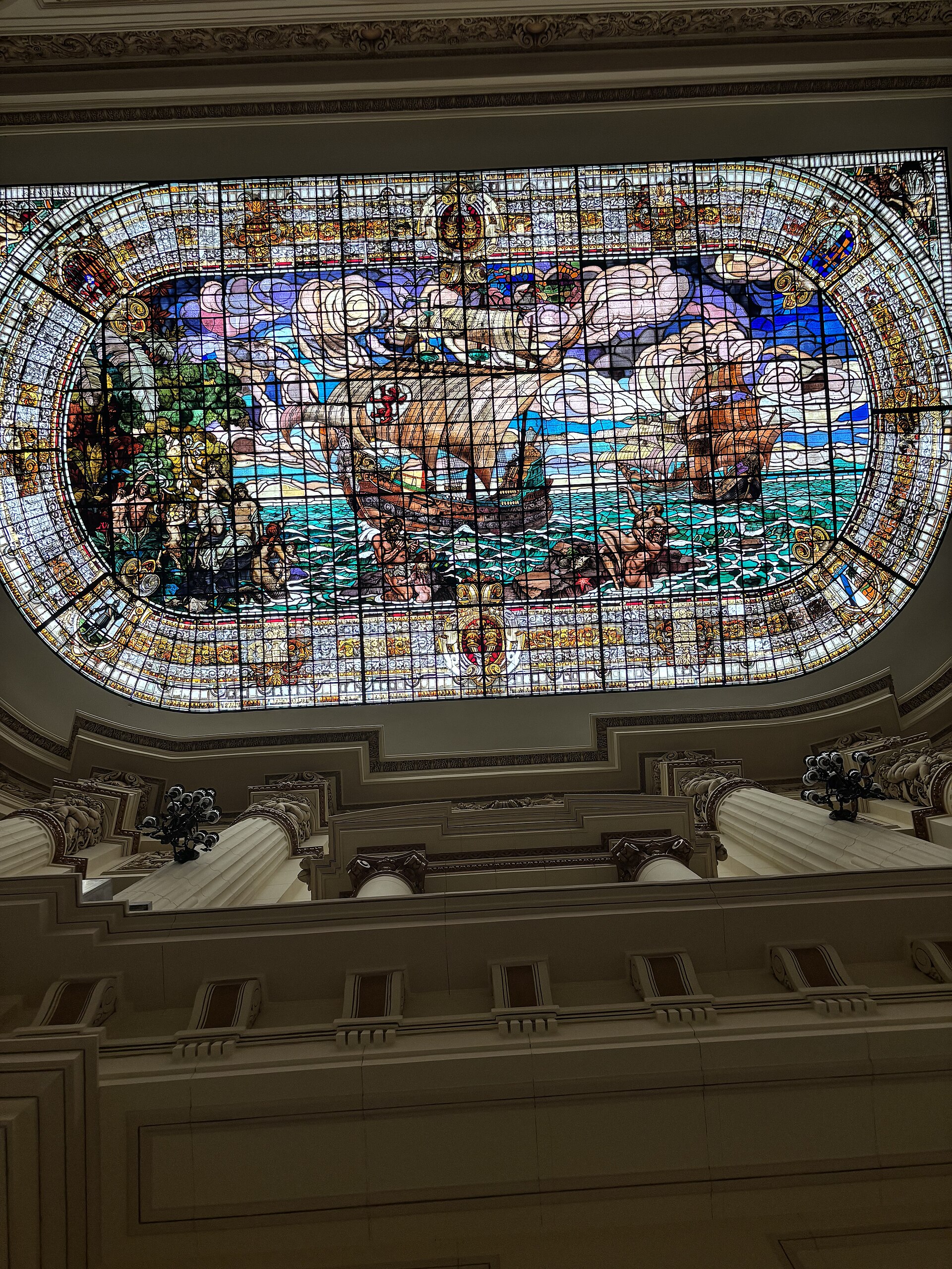 Stained-glass ceiling, Palacio del Centro Asturiano