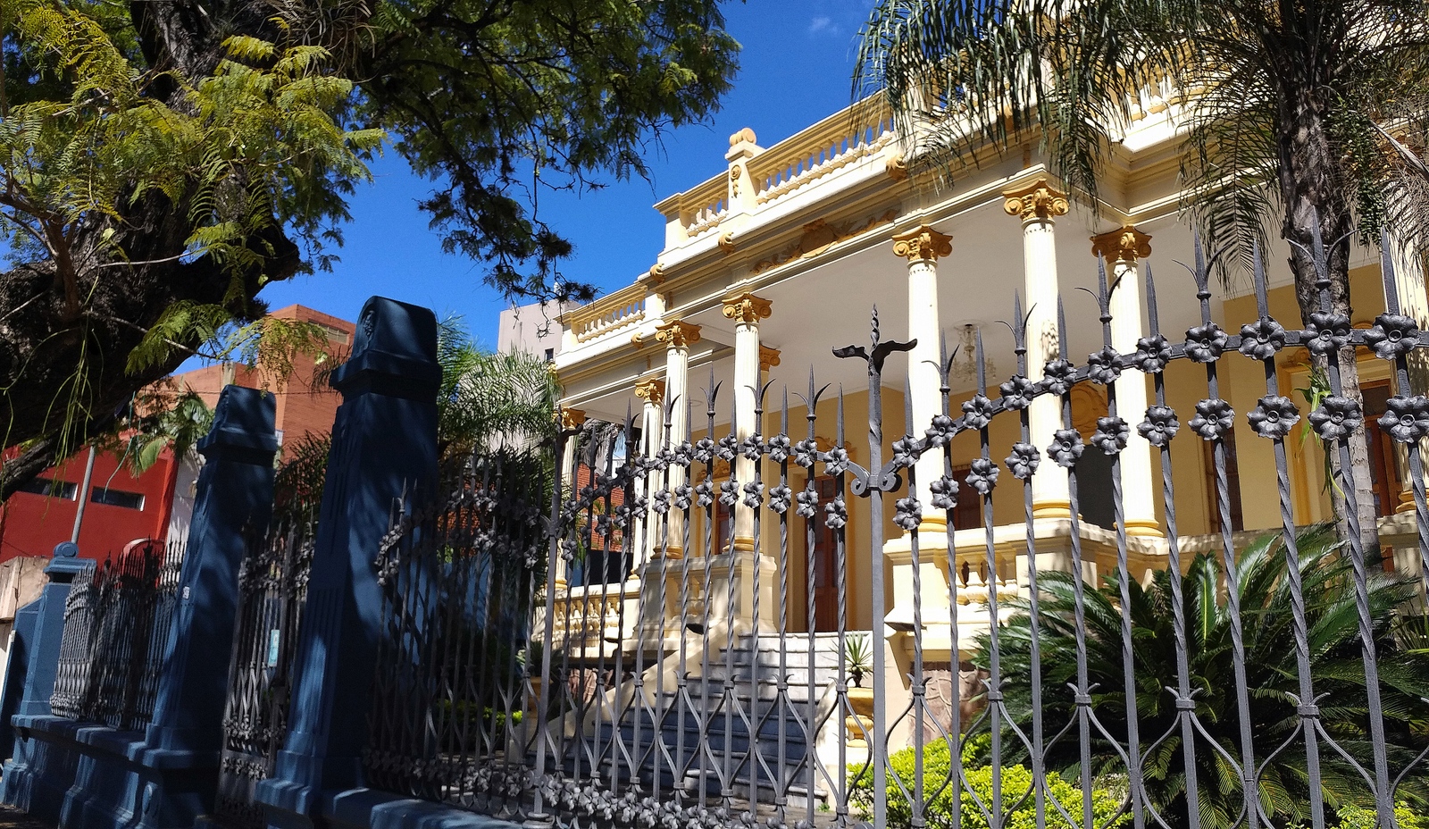 Street gate and facade of the Museo Nacional de Bellas Artes