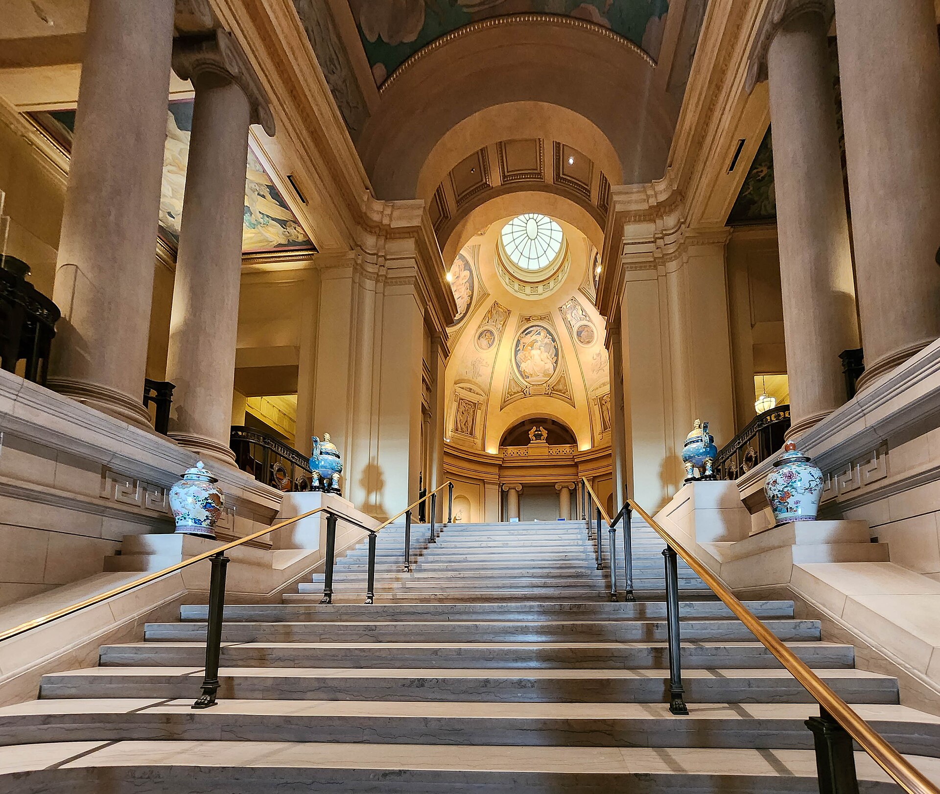 The grand staircase to the Rotunda