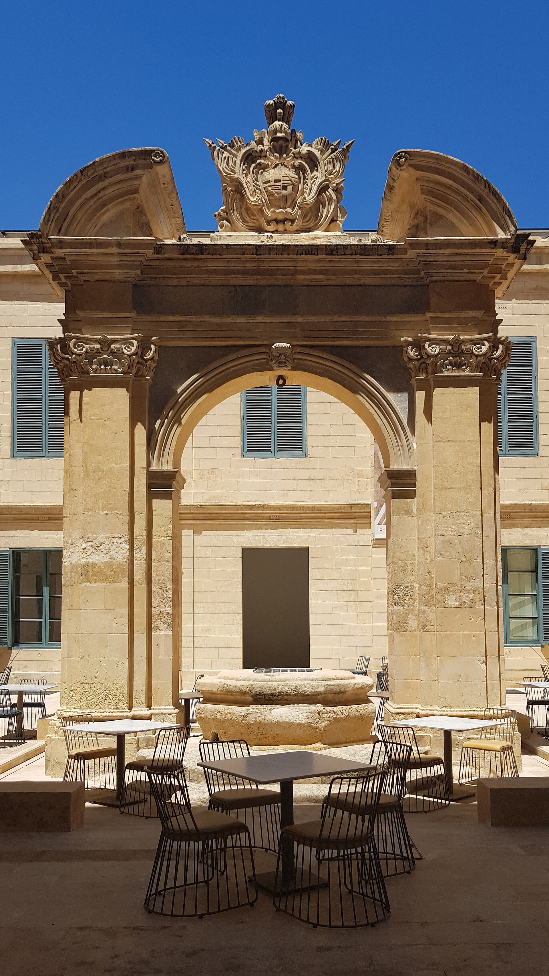 Courtyard of Auberge D'Italie