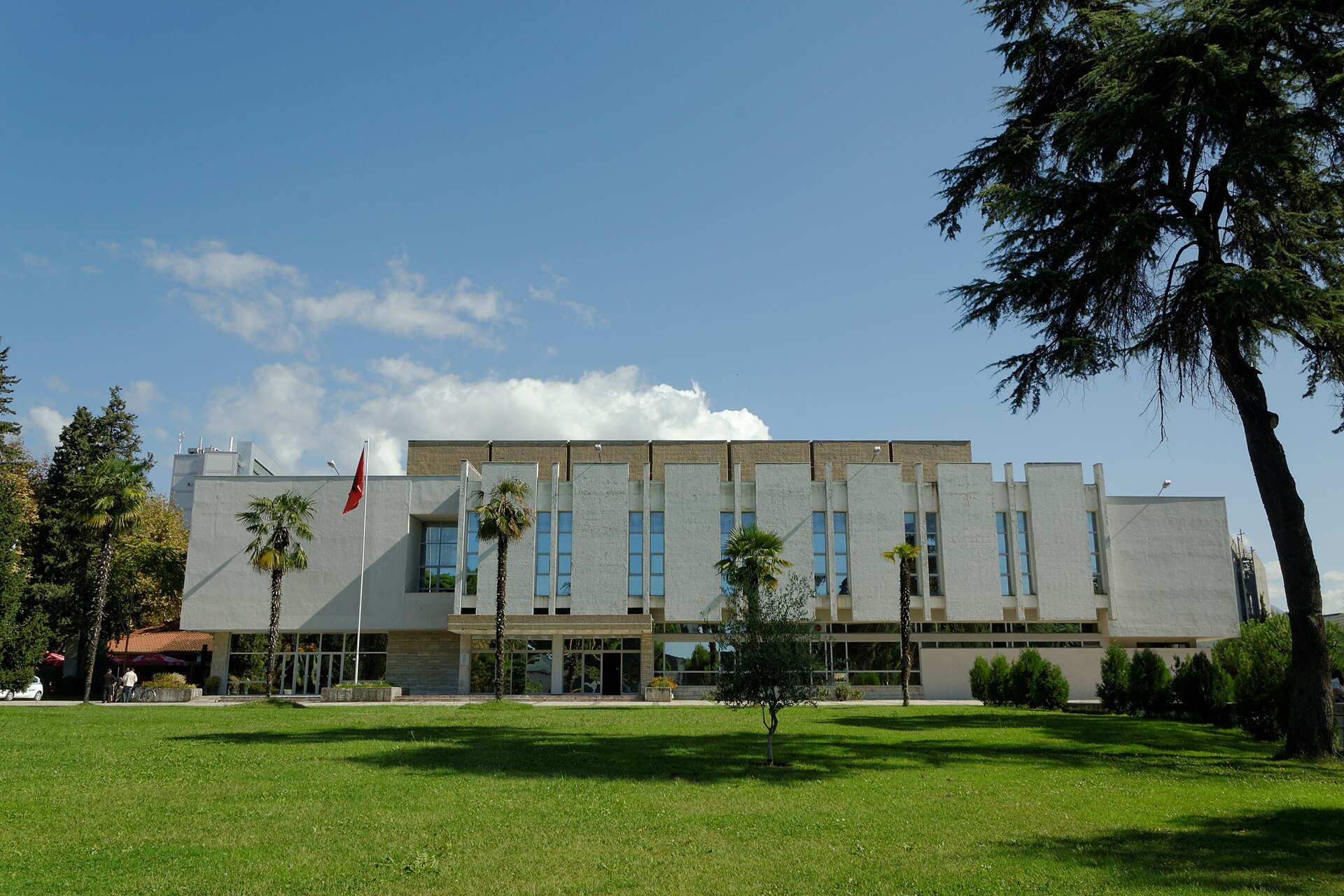 The gallery building from the park