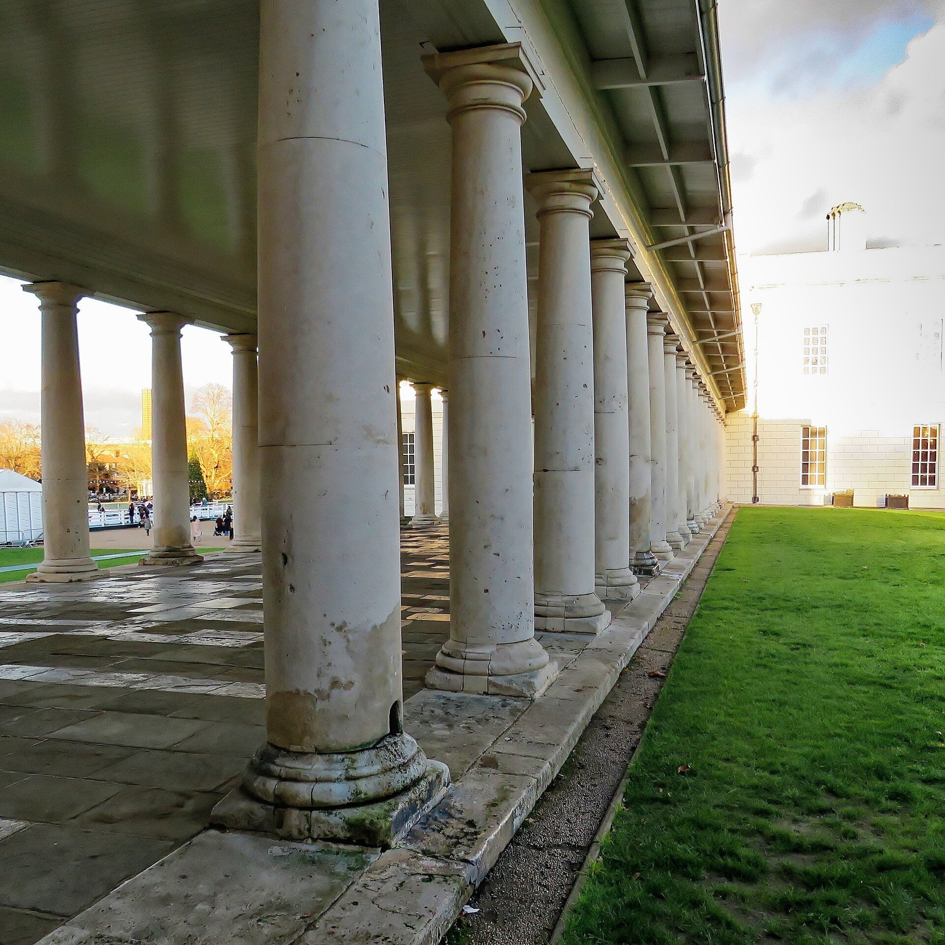 The colonnade linking the west wing to the Queen's House