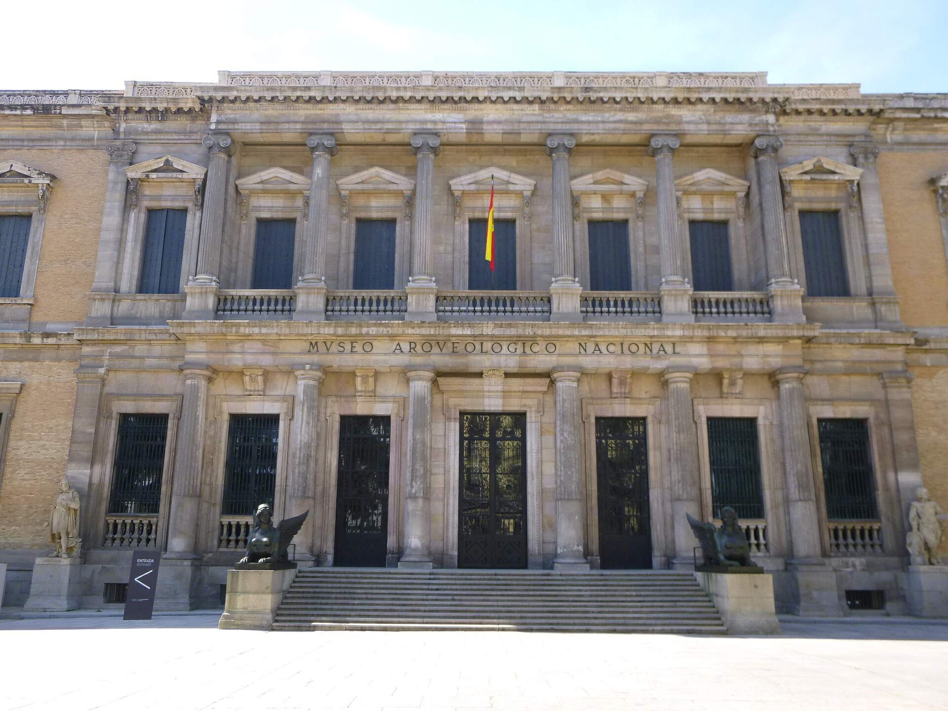 The Calle Serrano facade