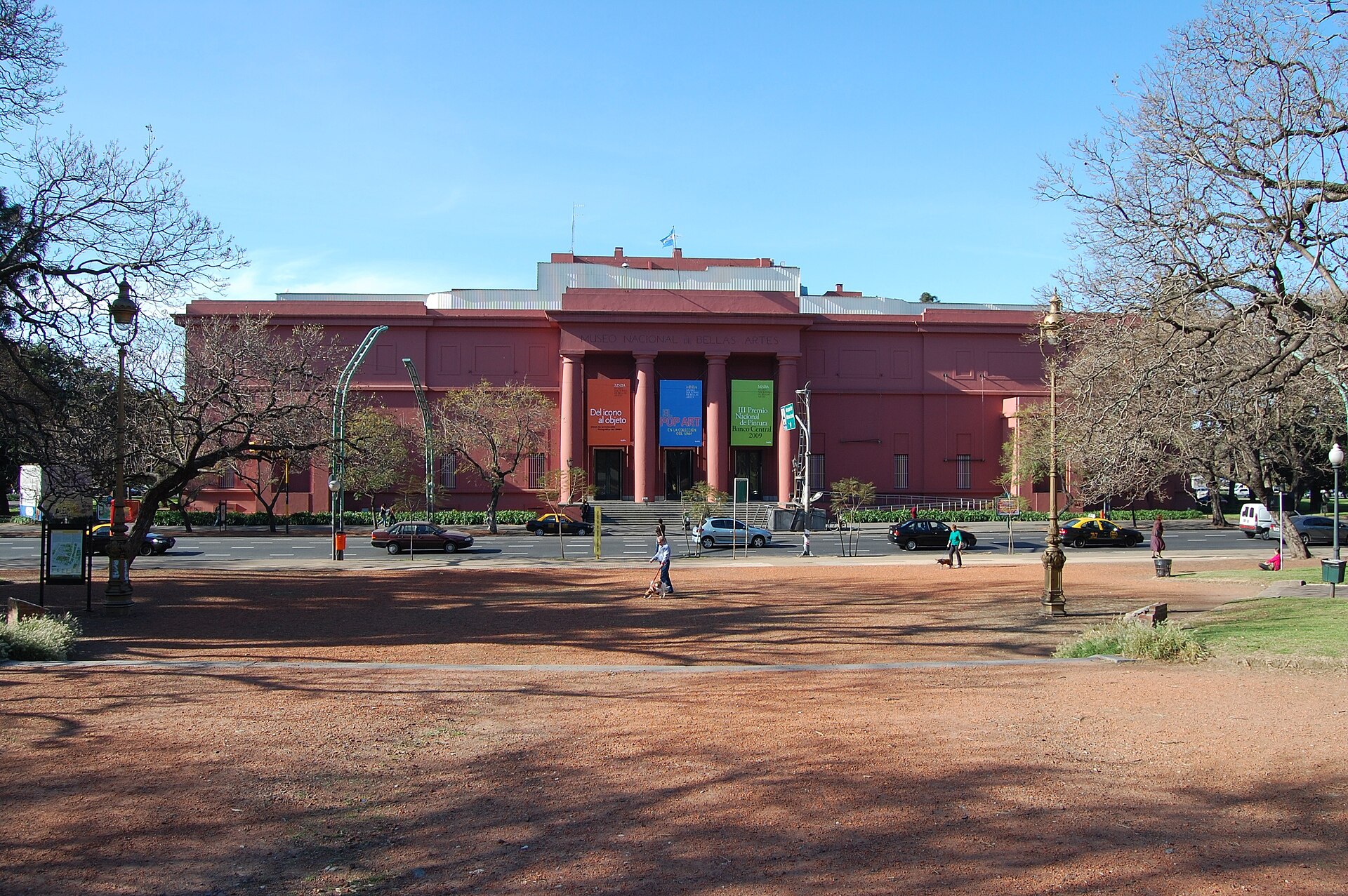 Museo Nacional de Bellas Artes, wide exterior view