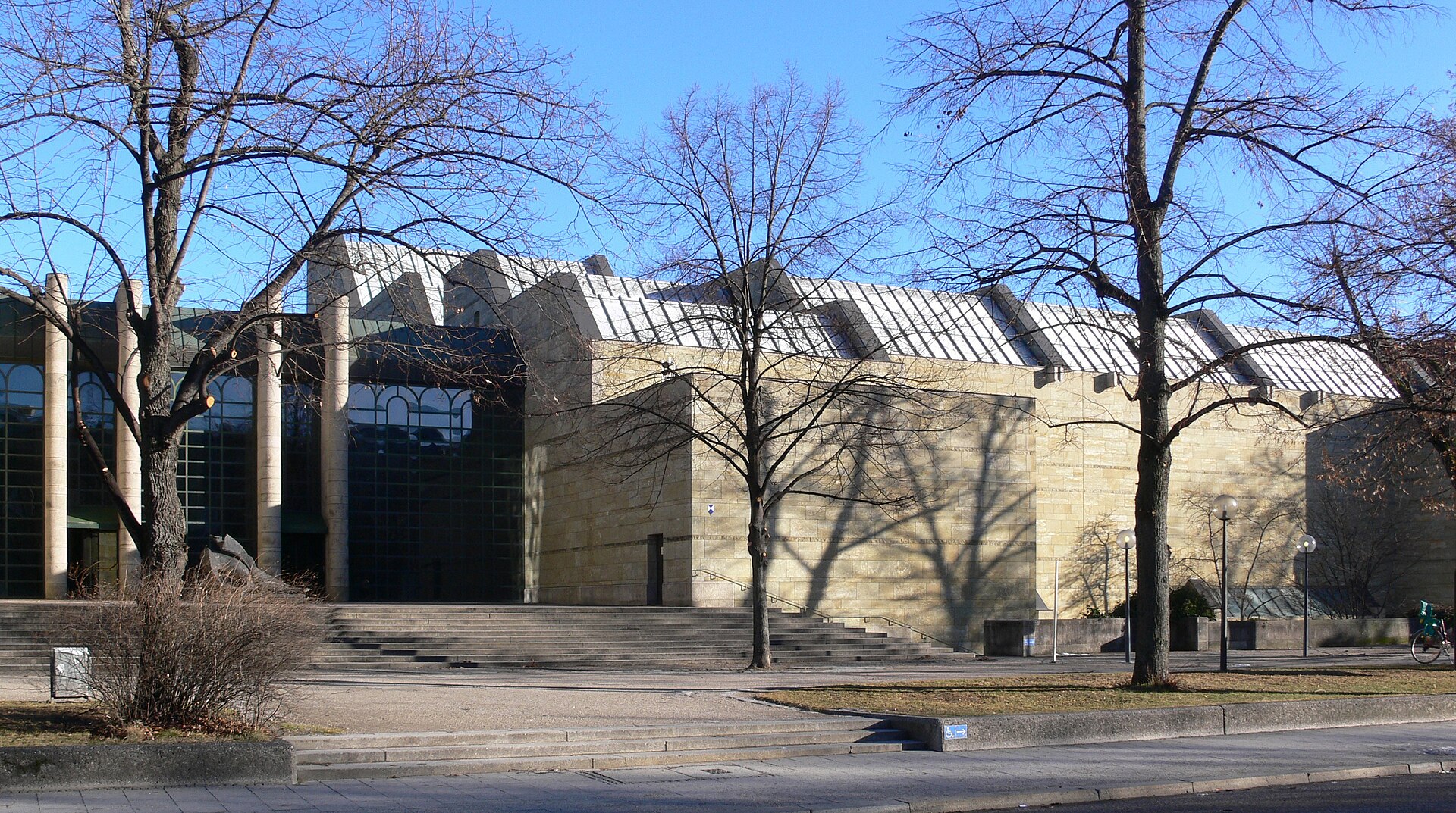 The facade with its distinctive tower-like piers