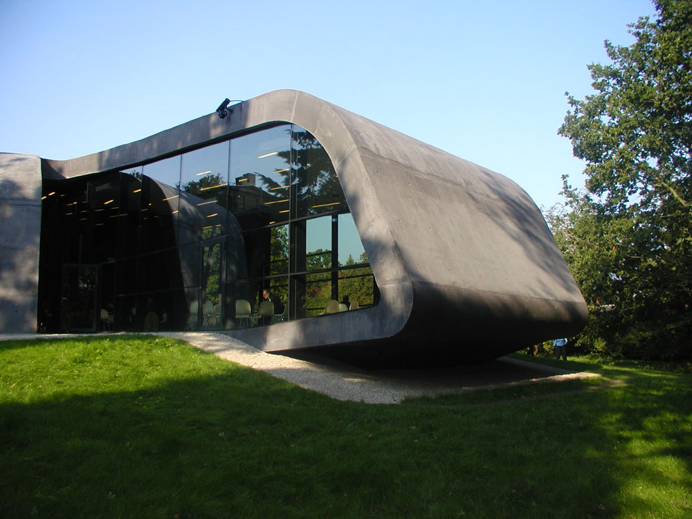 The Zaha Hadid extension, exterior