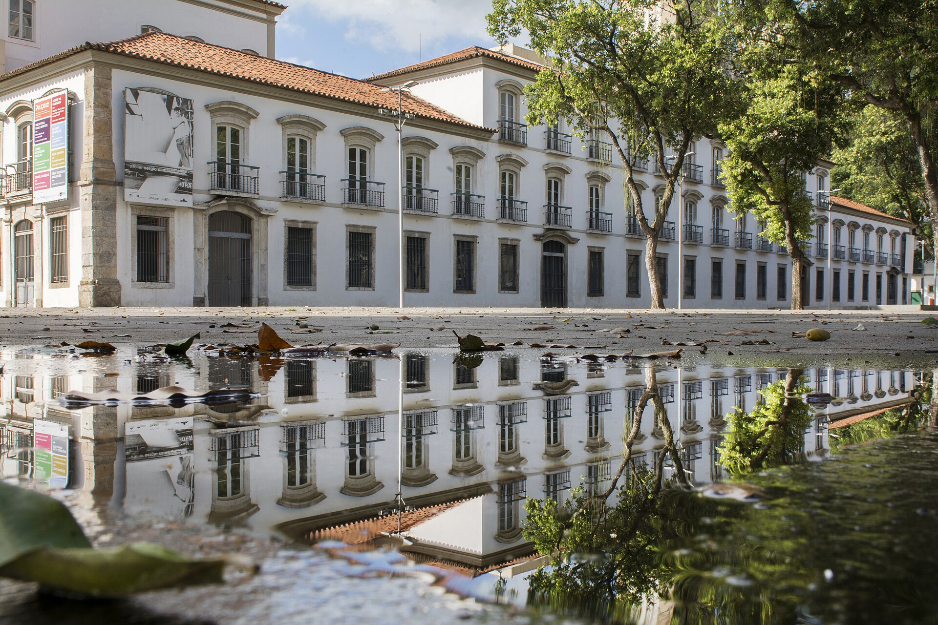 Lateral facade of Paco Imperial