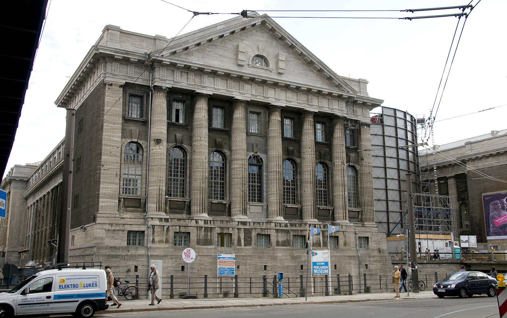 The colonnade facade in 2011