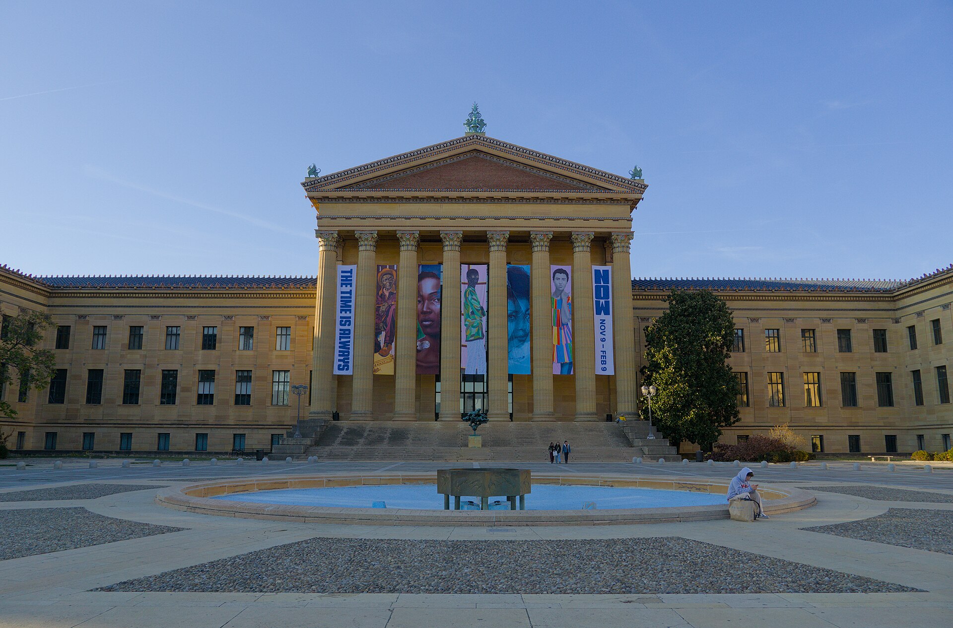 The east facade and fountain
