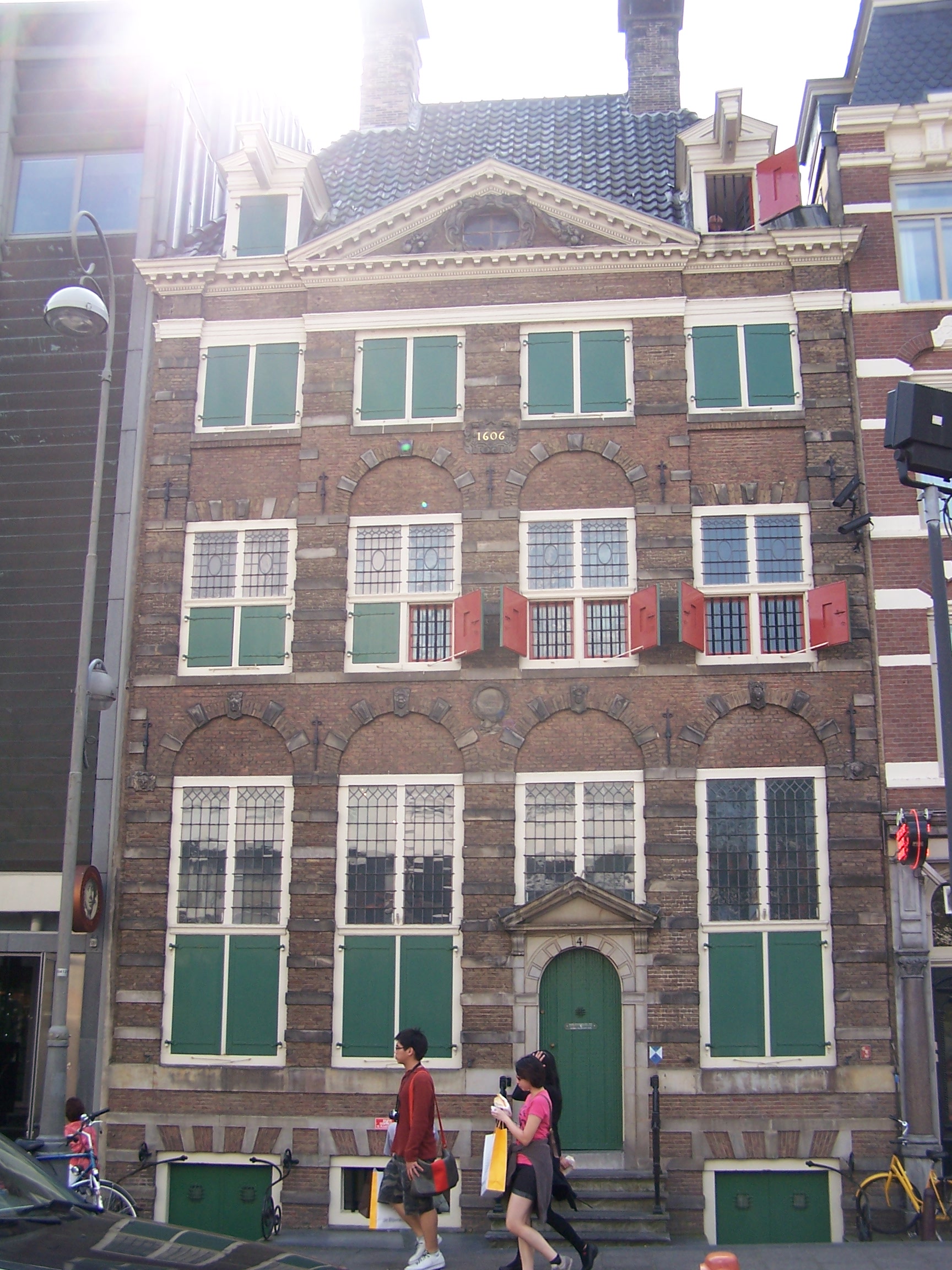 Jodenbreestraat 4 from the street
