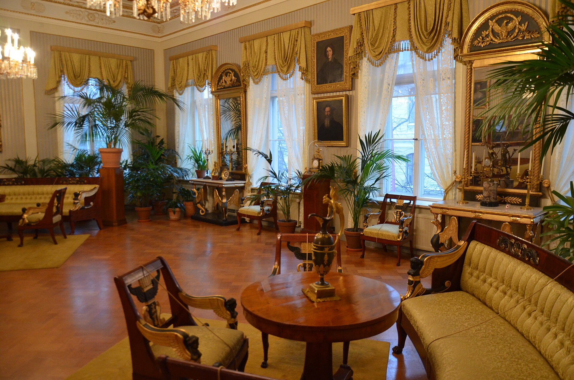 A corner salon in the Sinebrychoff house museum