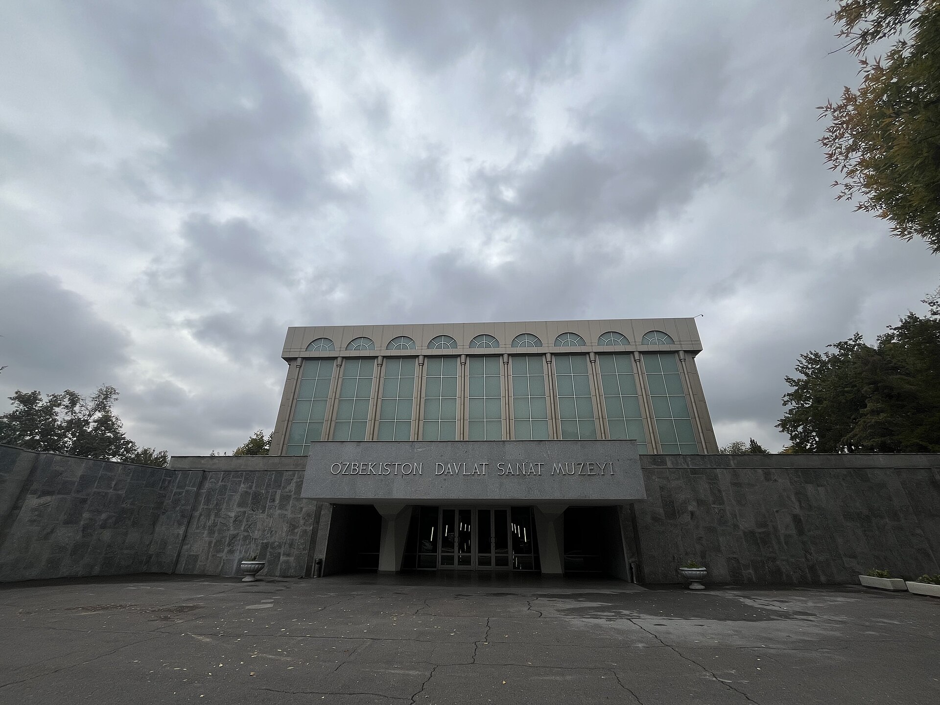 State Art Museum of Uzbekistan, exterior