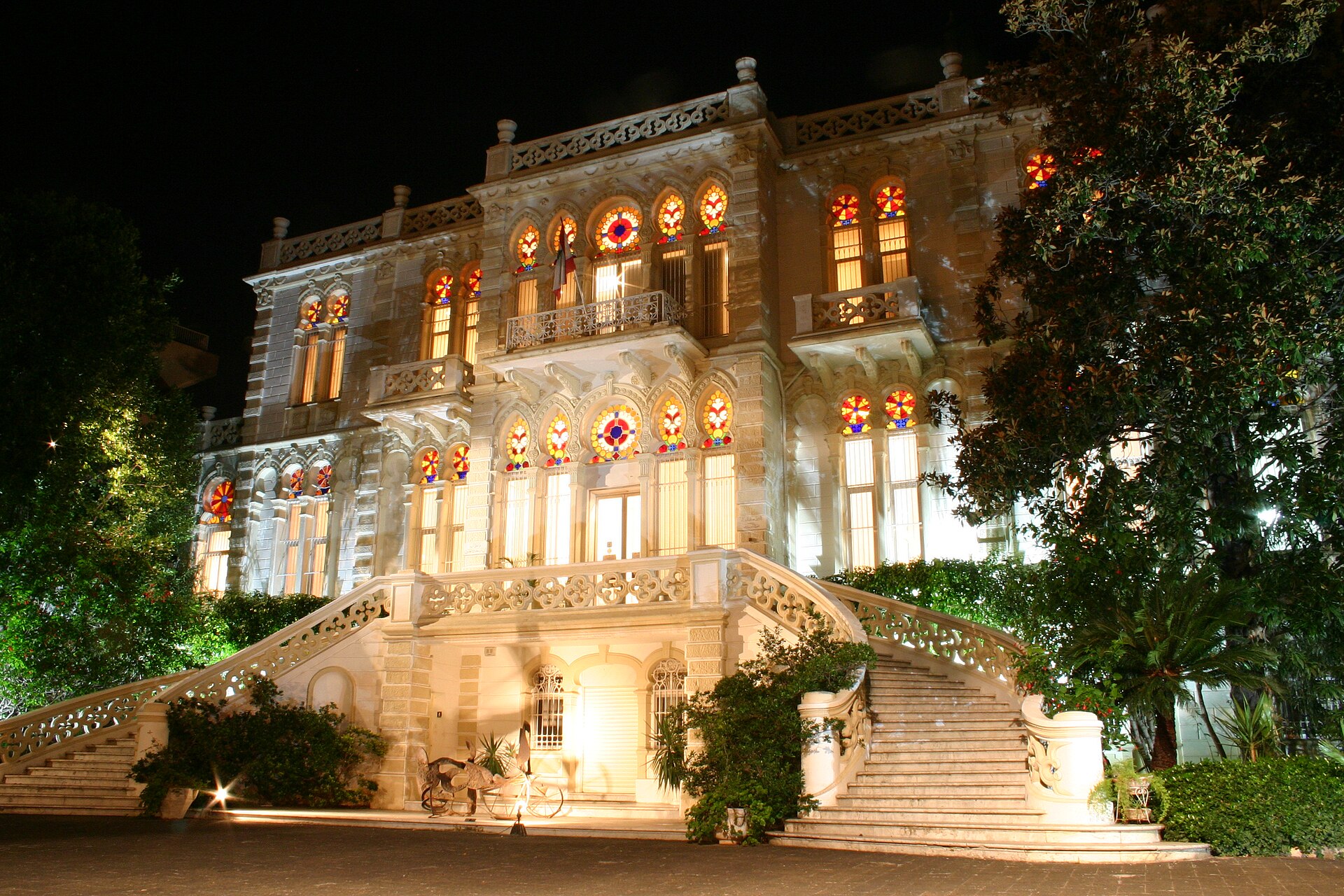 Sursock Museum at night, 2004