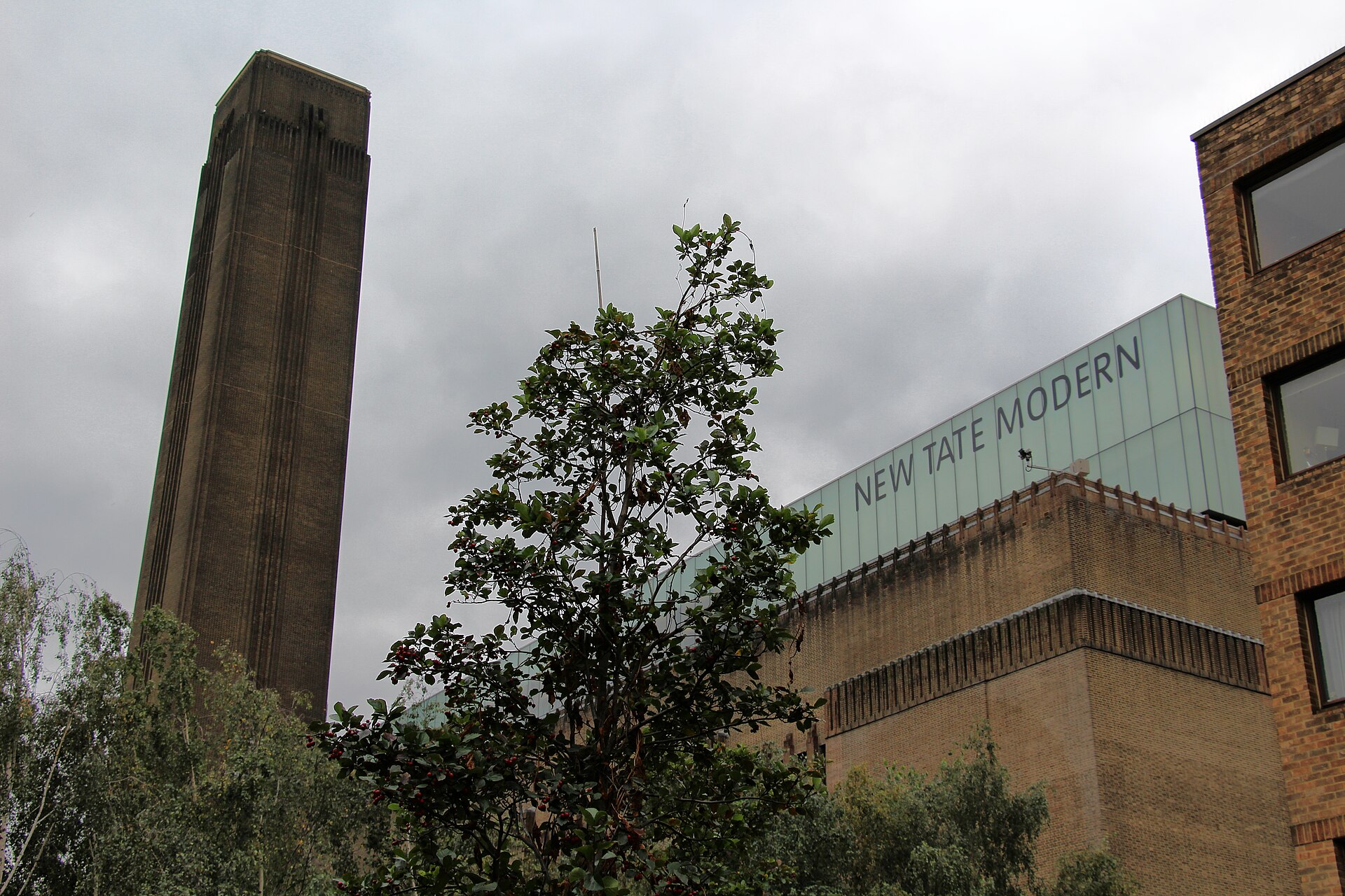 Tate Modern riverside exterior