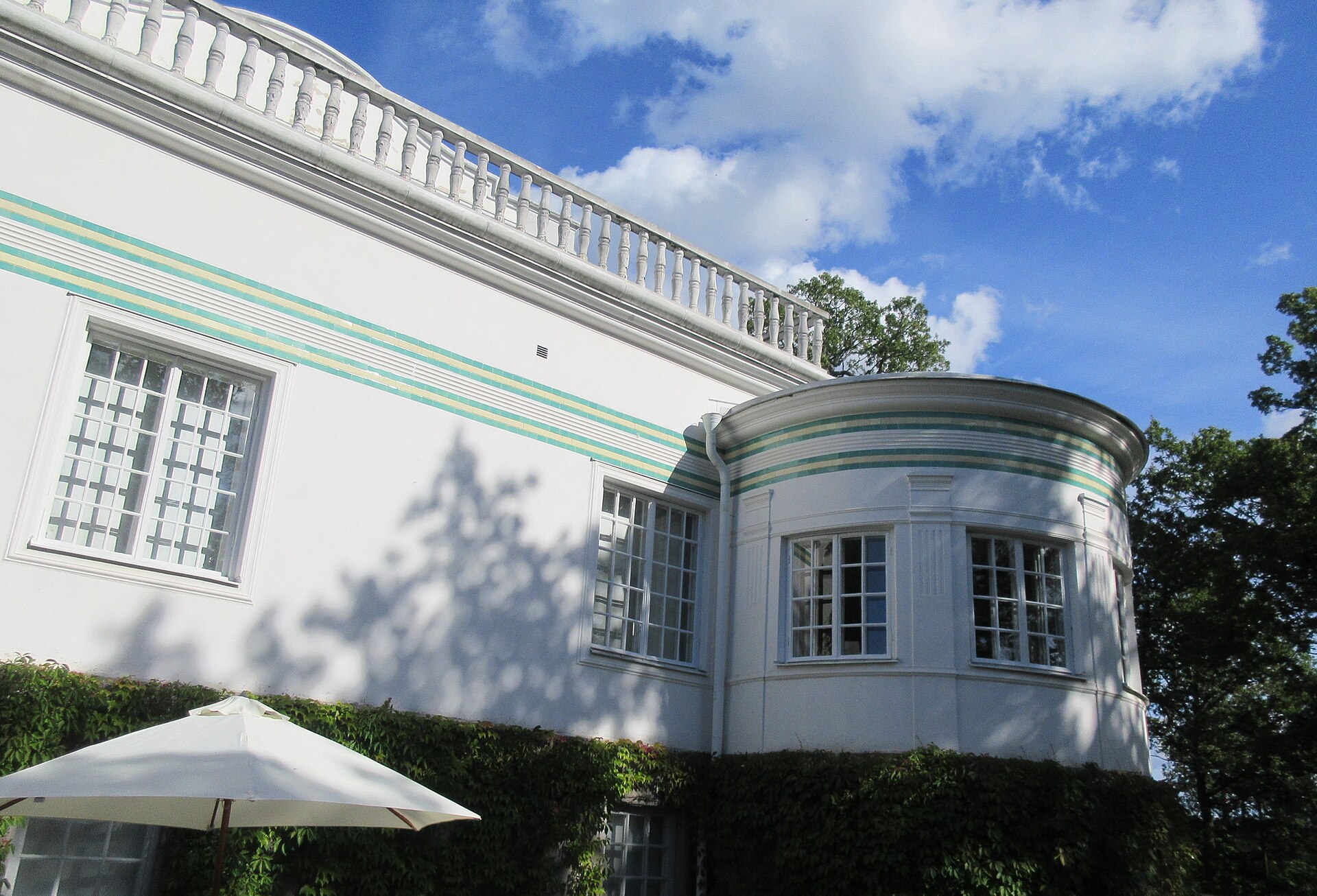 The Thiel Gallery, exterior, 2021