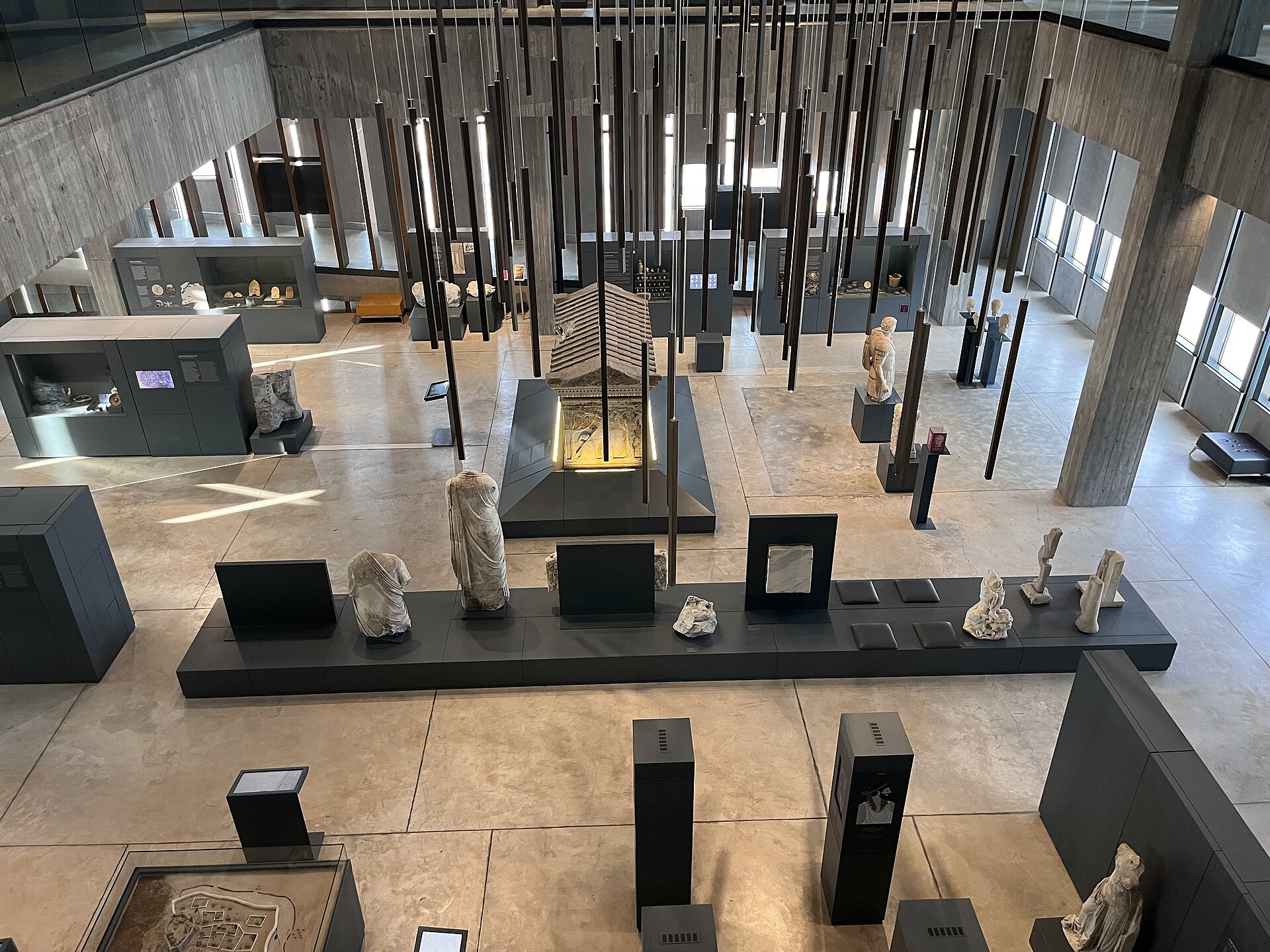 The exhibition hall seen from a mezzanine