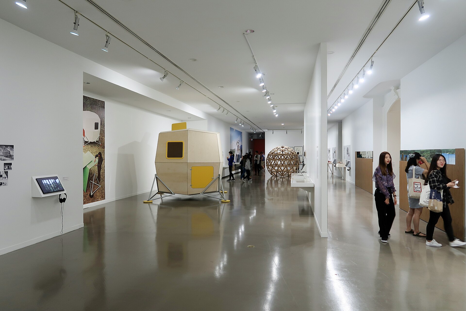 A Level 2 gallery