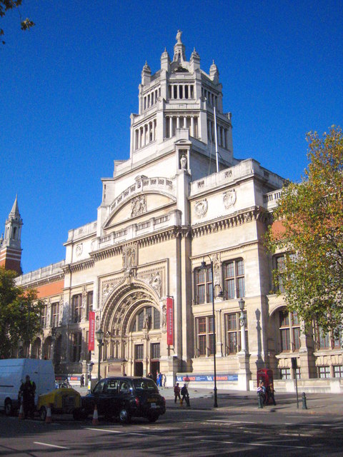 The main entrance, Cromwell Road
