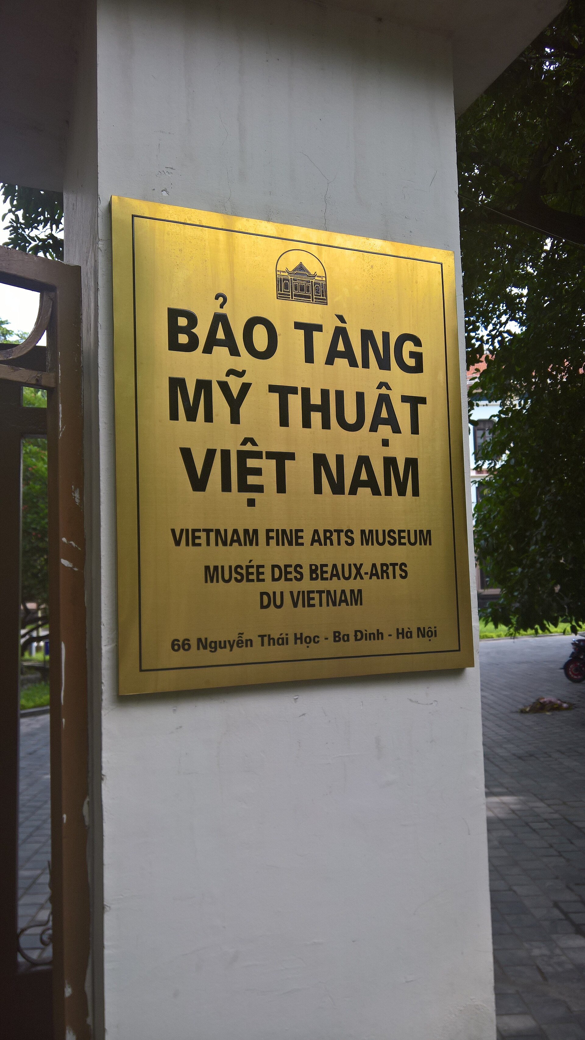 Entrance plaque of the Vietnam Fine Arts Museum