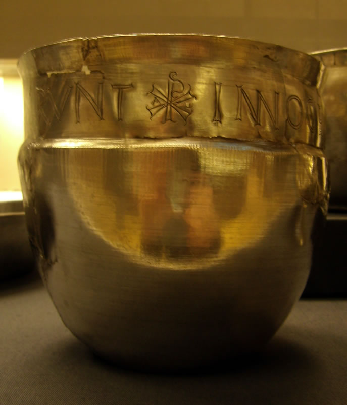 Inscribed cup, chi-rho and Latin text