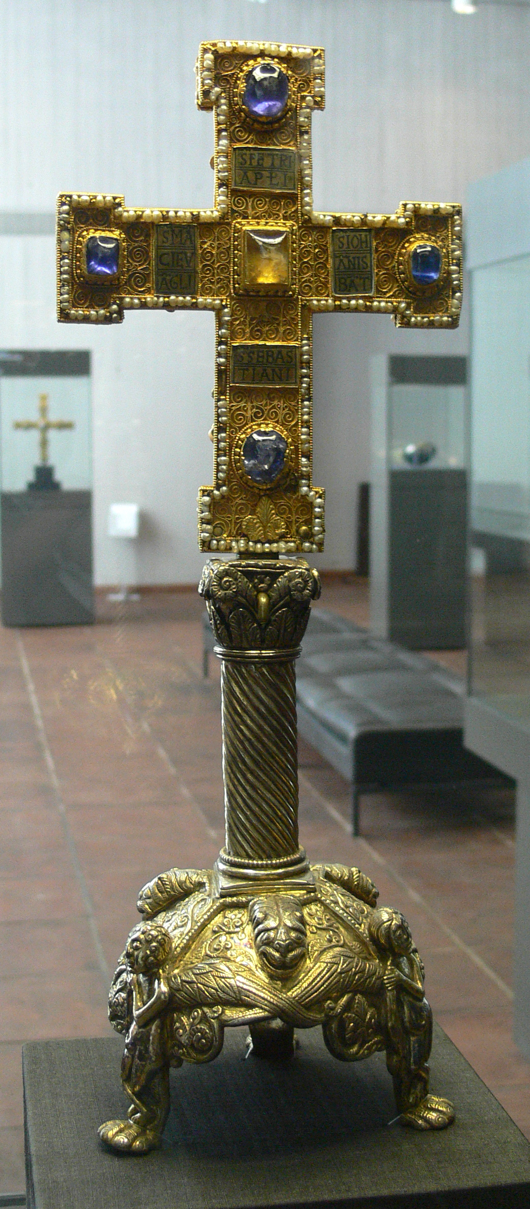 Guelph Cross, reverse