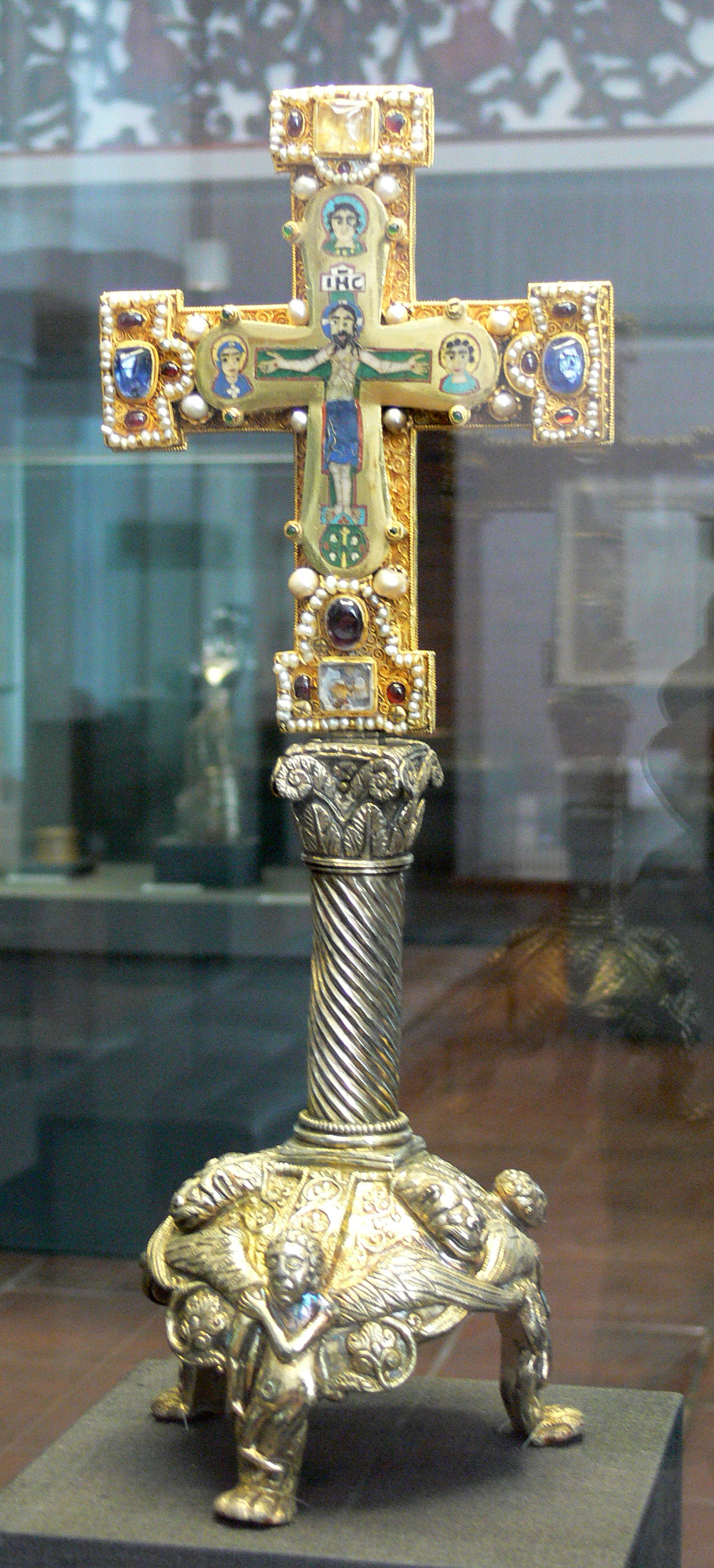 Guelph Cross, front, full view