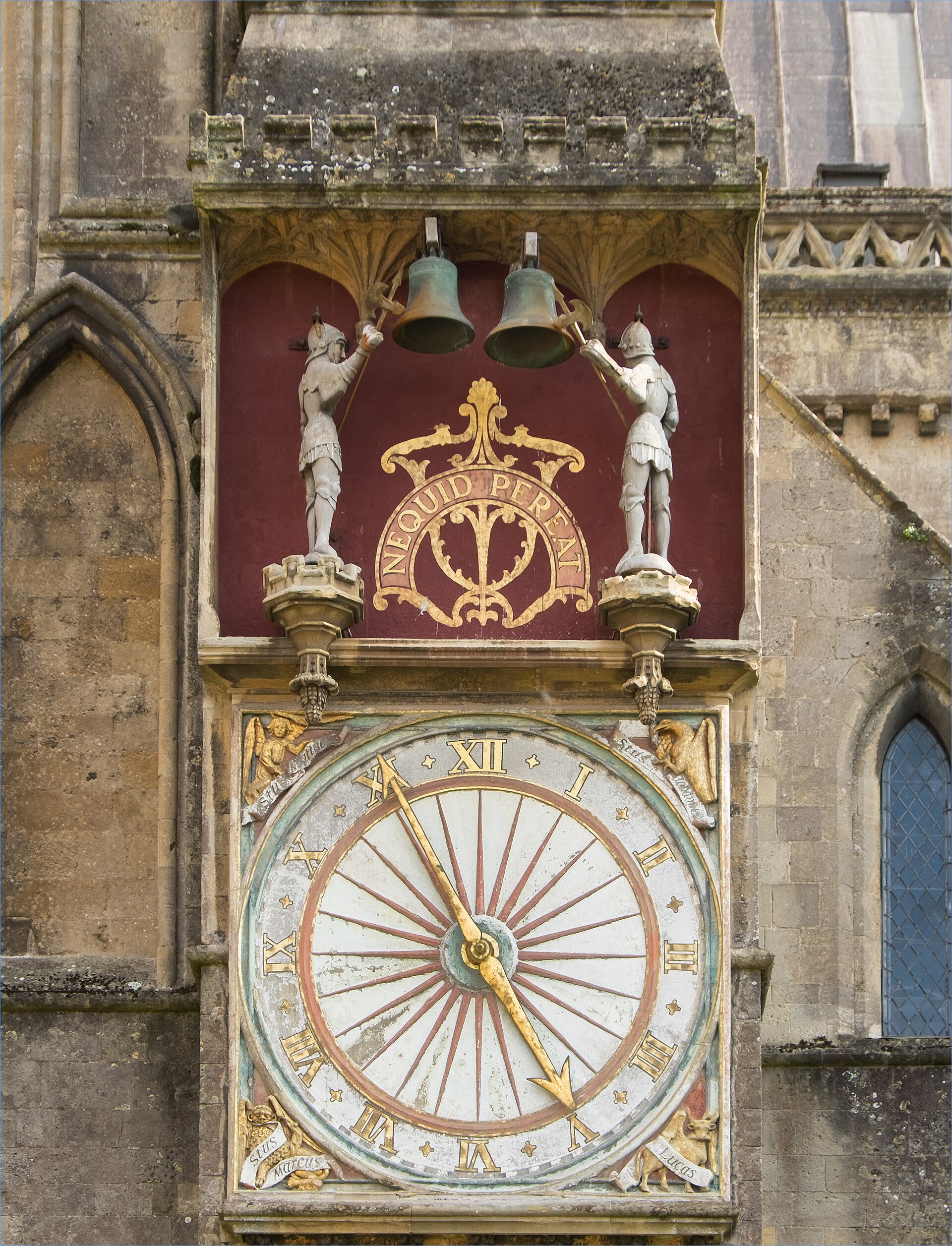 The exterior dial, north transept